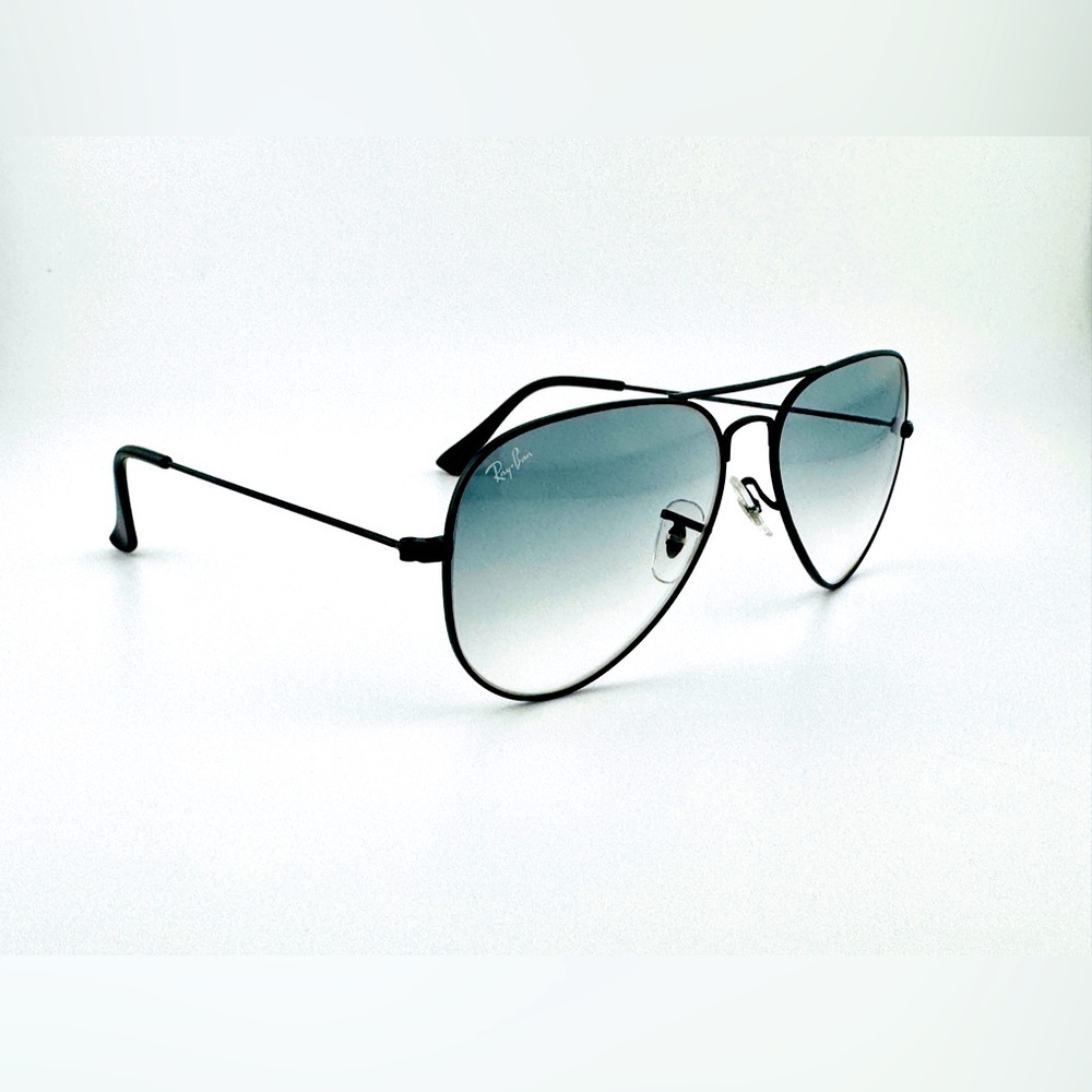 Ray-Ban Aviator Gradient Sunglasses RB3025 Black Frame Light Gray Lenses UNISEX! - Picture 9 of 15